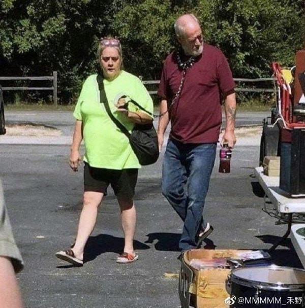 3DM轻松一刻第959期 把常光顾的小姐姐娶回家!